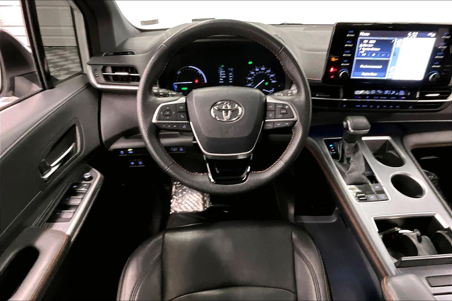 Pre-Owned 2022 Toyota Sienna XSE 4D Passenger Van in Herculaneum